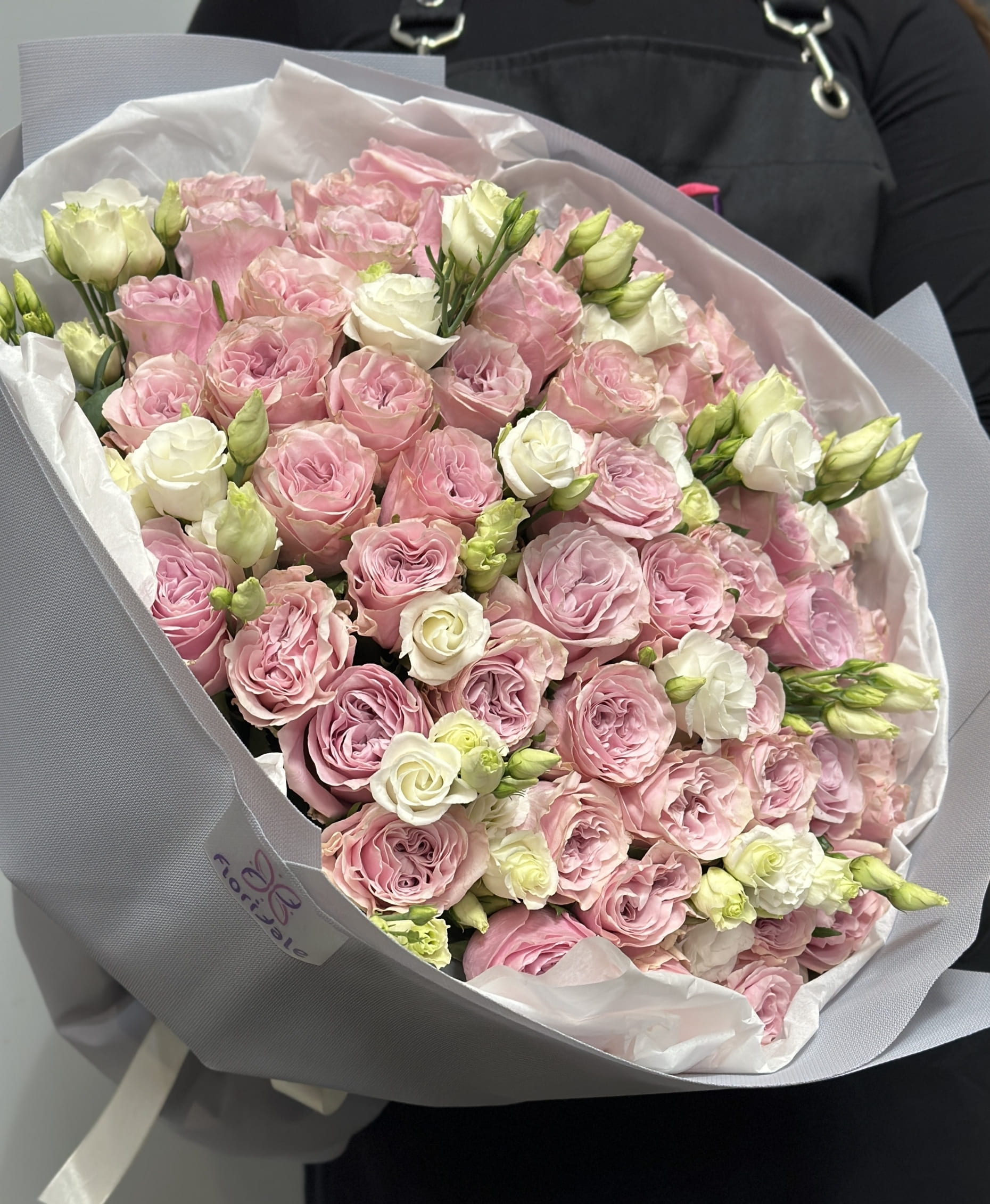 Классический букет Лук Эт Ми: собирает взгляды на себя, словно магнит klassicheskiy-buket-luk-et-mi:-sobiraet-vzglyady-na-sebya,-slovno-magnit