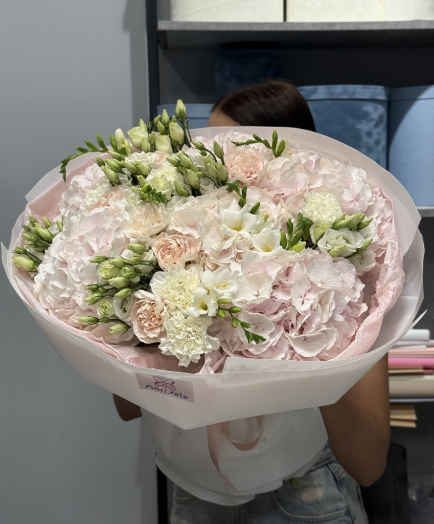 klassicheskiy-buket-estely:-elegantnosty-bez-lishnih-slov