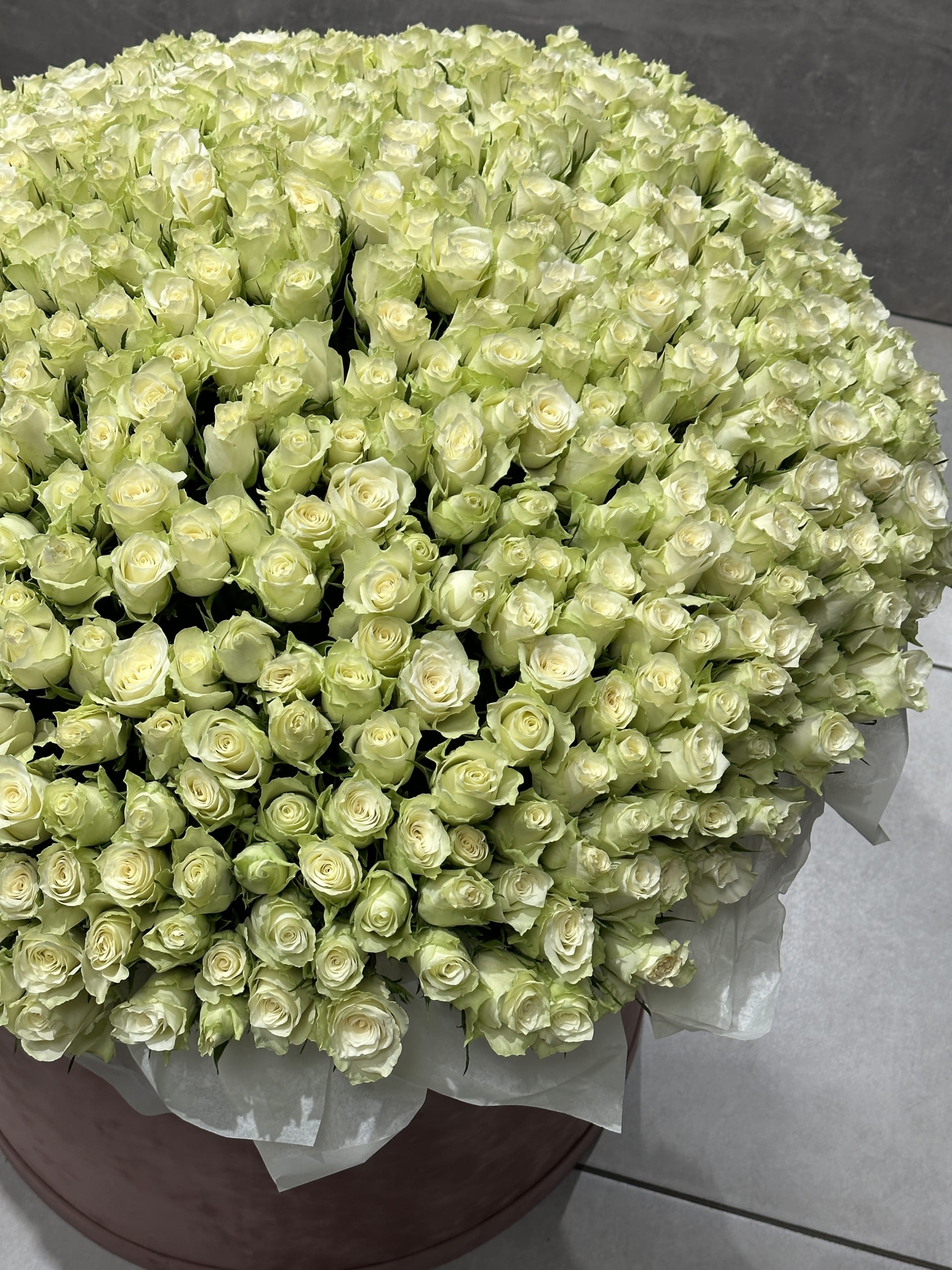 Композиция в коробке Голд: цветы, которые говорят «ты мое золото» kompozitsiya-v-korobke-gold:-tsvety,-kotorye-govoryat-«ty-moe-zoloto»