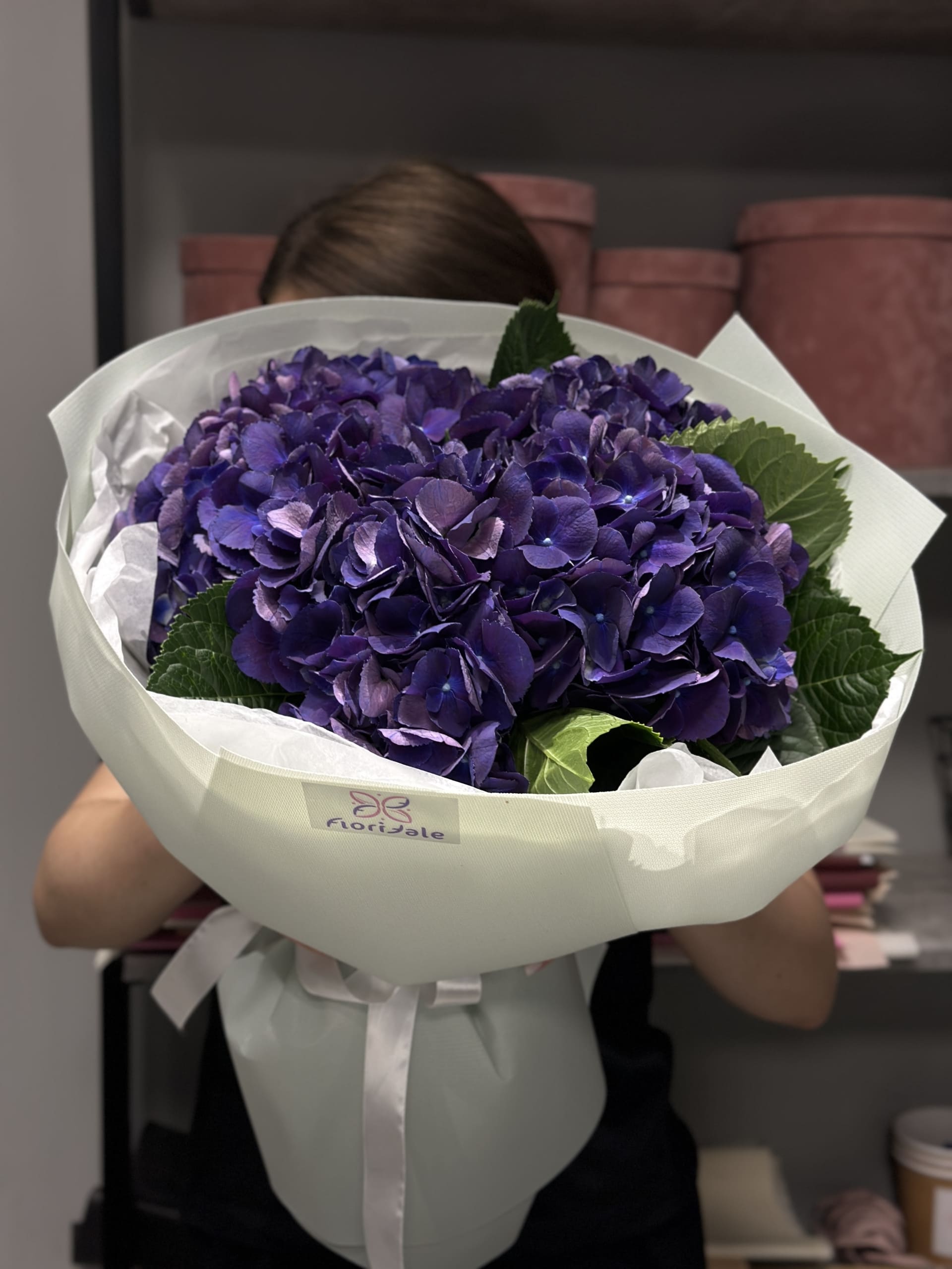 Букет гортензий Нюи: фиолетовое великолепие buket-gortenziy-nyui:-fioletovoe-velikolepie