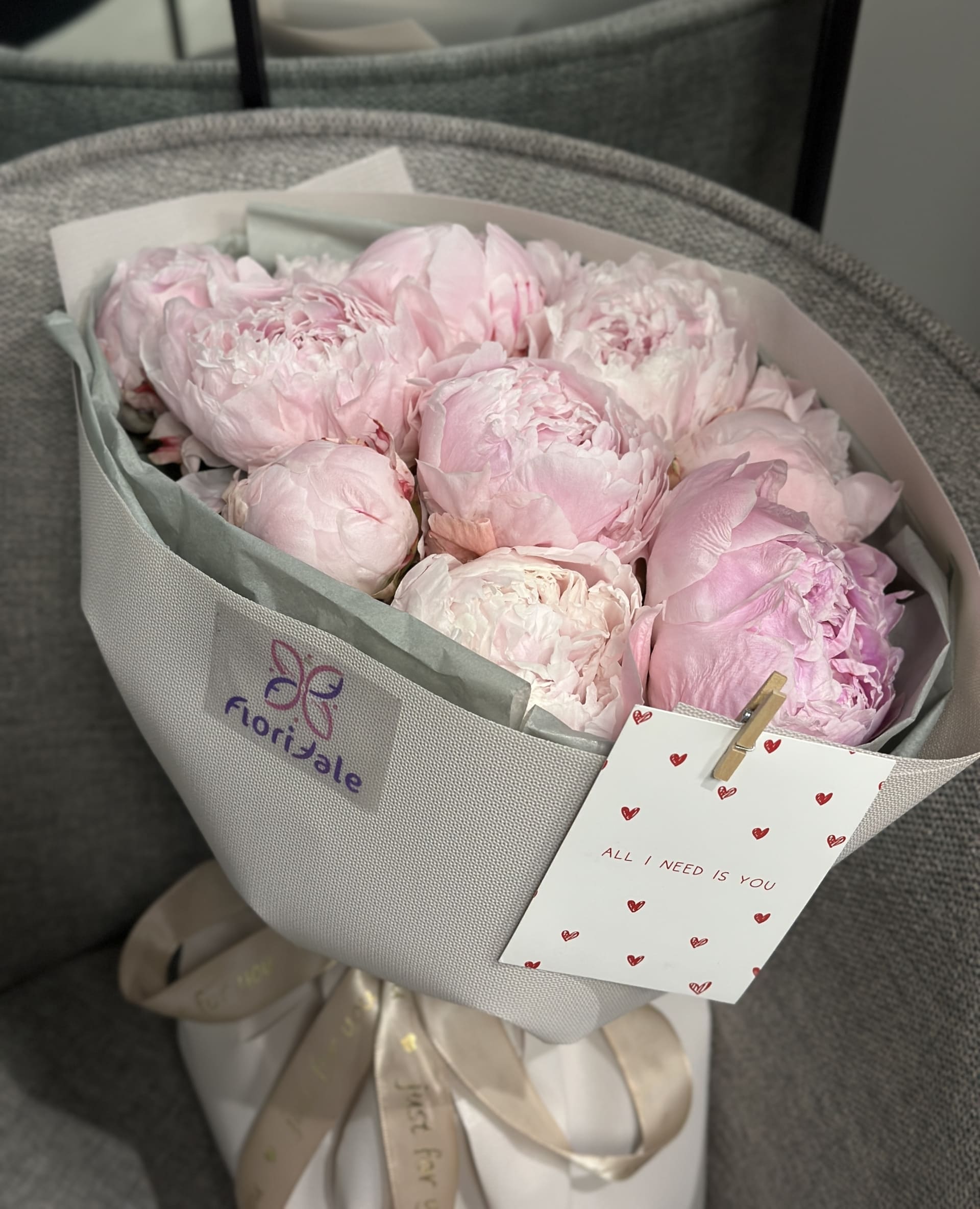 Букет пионов Зефир: красота, которую невозможно забыть buket-pionov-zefir:-krasota,-kotoruyu-nevozmozhno-zabyty